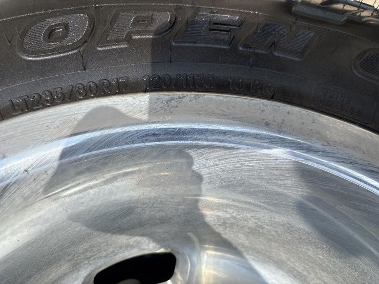 2016-dodge-ram-3500-image-33