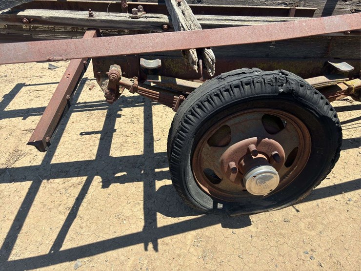 truck-cab-and-chassis-image-35