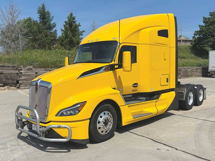 2023-kenworth-t680-image-1