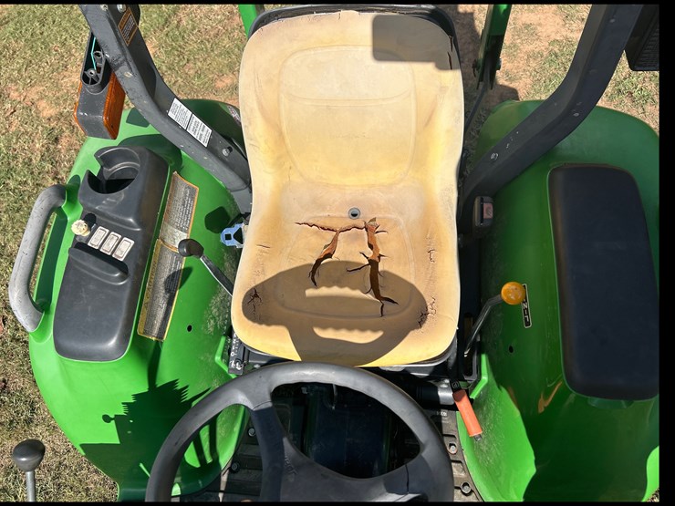 john-deere-3032e-image-10