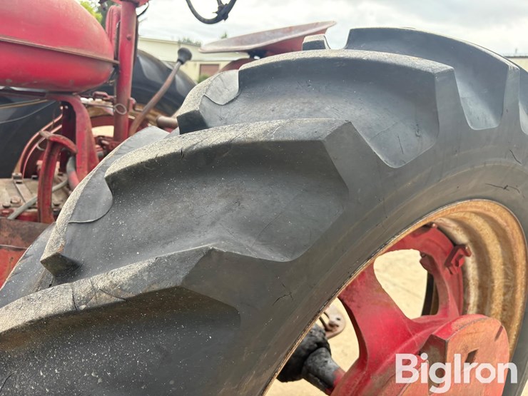 1947-ih-farmall-m-2wd-tractor-image-18