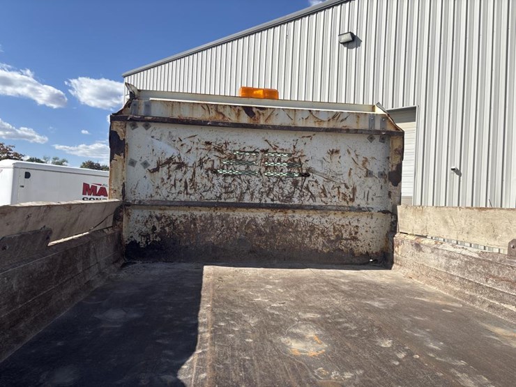 #5081-•-2005-gmc-c4500-4x4-single-axle-dump-truck-image-28