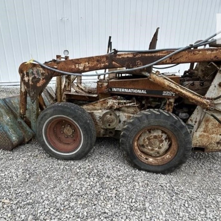 INTERNATIONAL 3300B