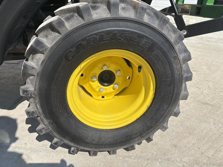 john-deere-1025-image-25