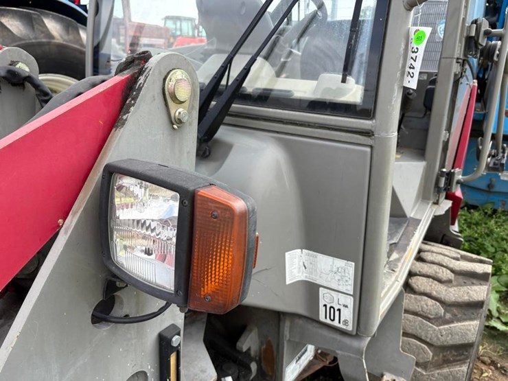 takeuchi-tw40-image-9