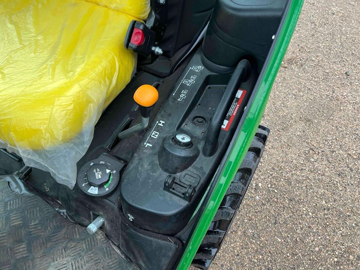 john-deere-1025r-image-12