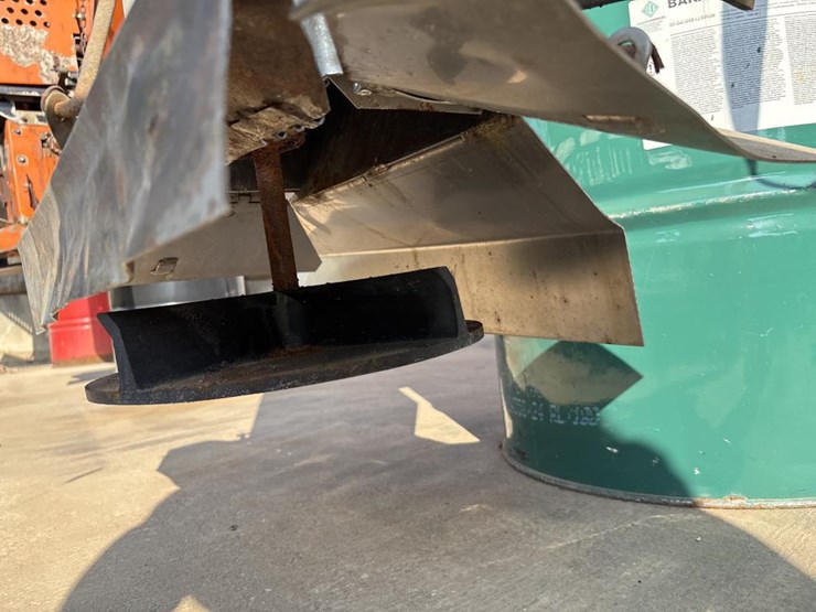 #5020-•-buyers-salt-dogg-sch120-salter/sander-image-6