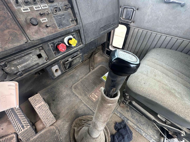 1989-kenworth-t60-image-14