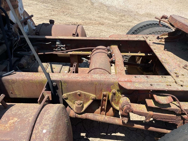 white-3000-truck-image-30