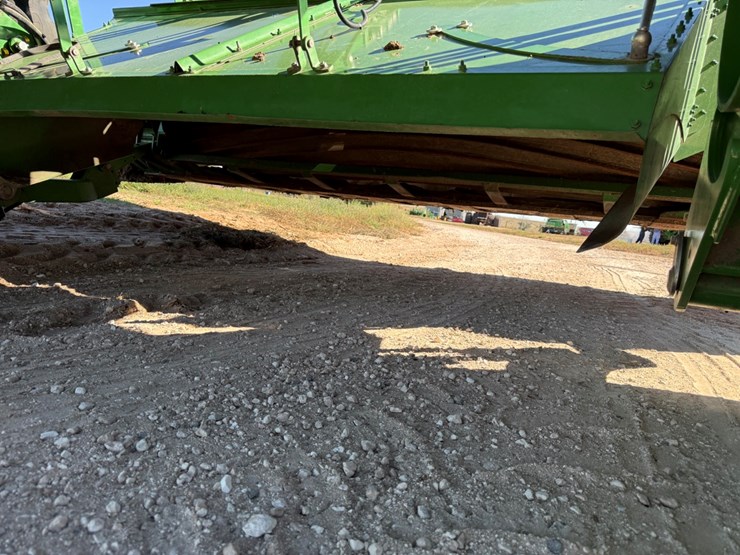 2019-john-deere-w235-image-56