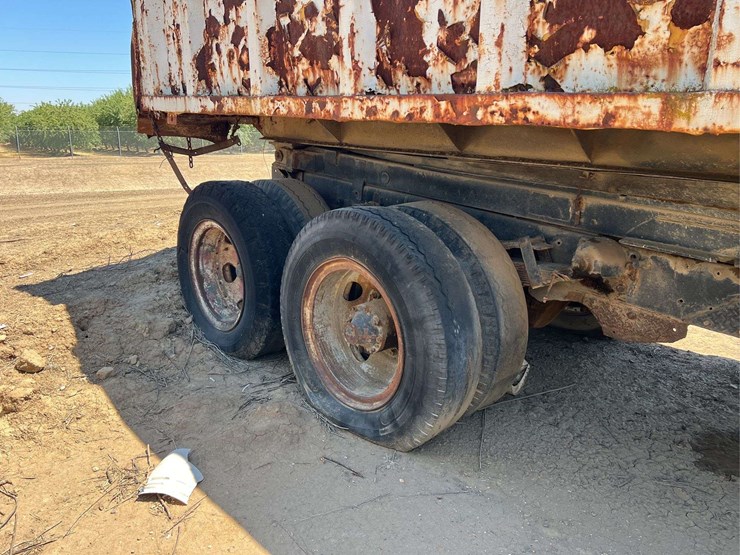 autocar-diesel-dump-truck-image-7