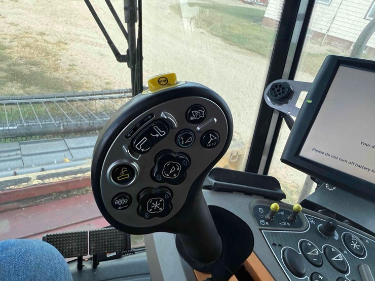 2013-case-8230-afx-combine-image-17