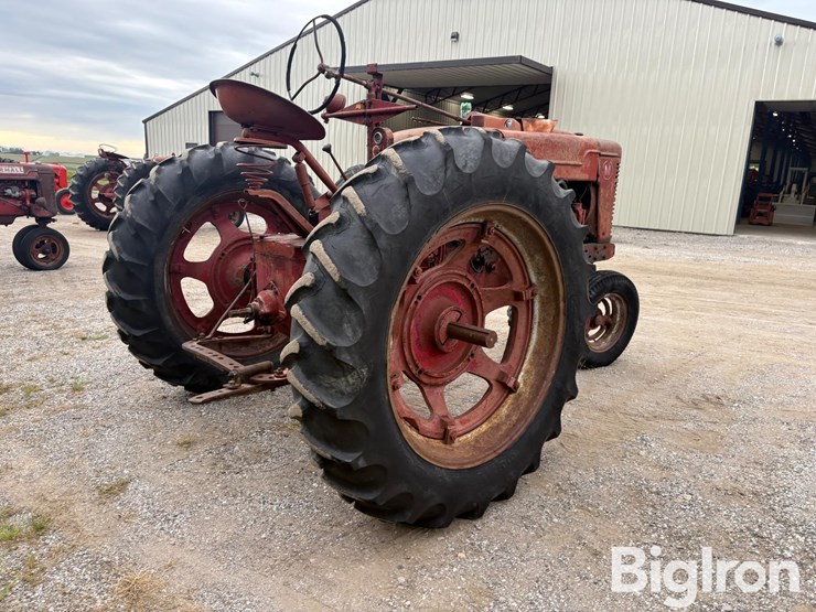 1945-ih-farmall-m-2wd-tractor-image-5