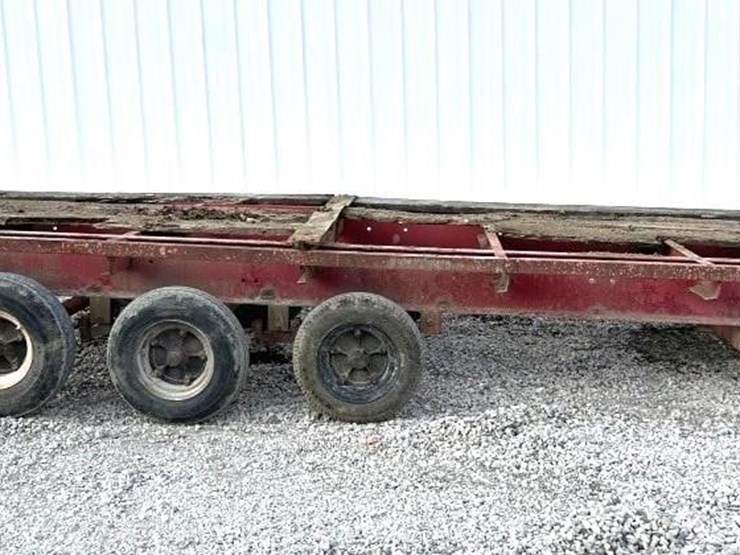tri-axle-bumper-pull-trailer-image-1