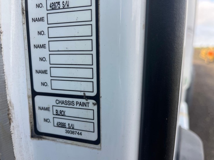 1998-volvo-semi-image-36