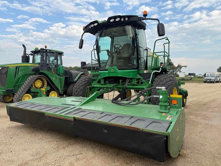 john-deere-w235-image-1