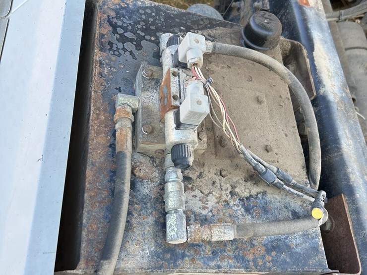 1995-freightliner-fld112-image-51