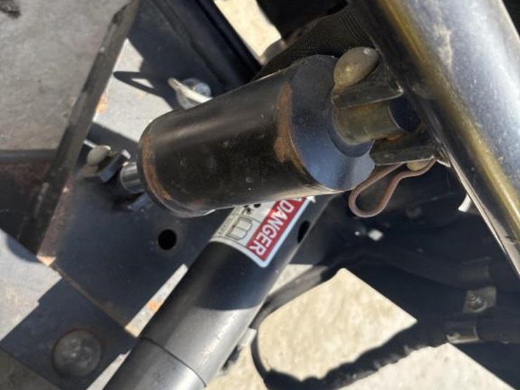 john-deere-1025-image-33