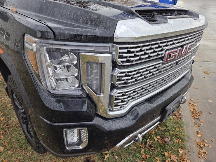 2023-gmc-3500hd-image-10