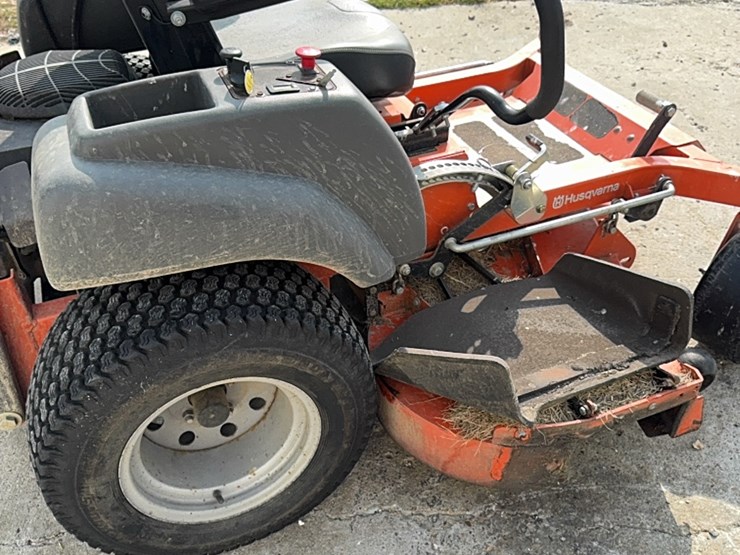 husqvarna-zero-turn-61-inch-deck-image-6