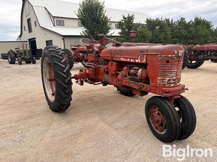 1954-ih-farmall-super-h-2wd-tractor-image-3