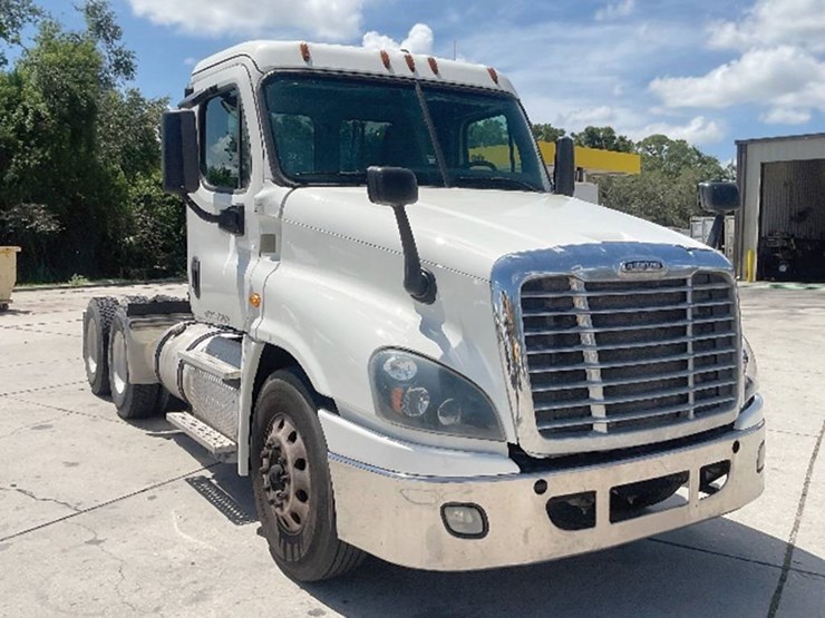 2019-freightliner-cascadia-125-image-1