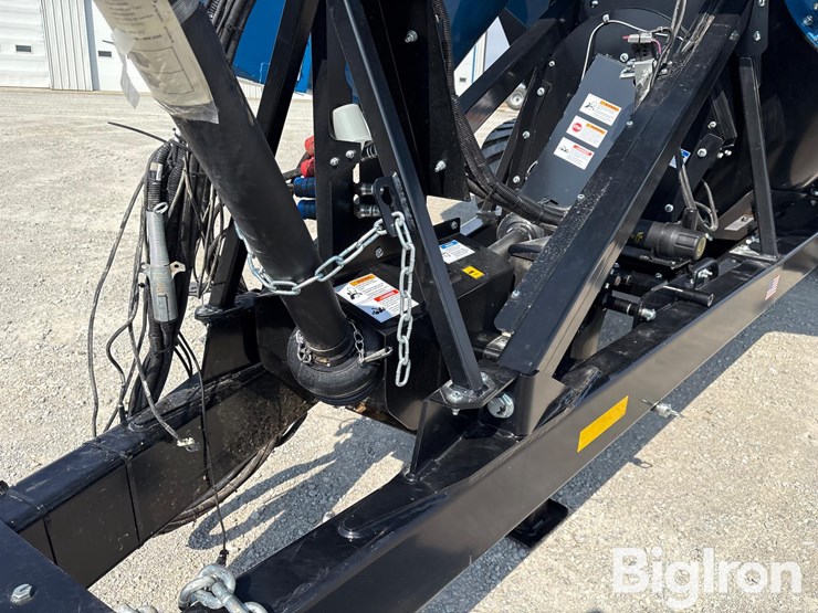 2024-kinze-1421-grain-cart-image-10