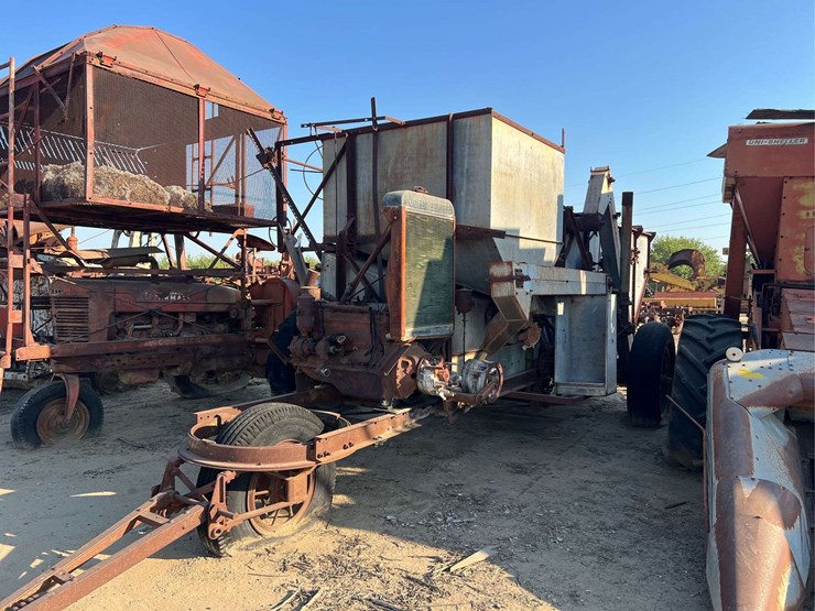 john-deere-pull-type-combine-image-2