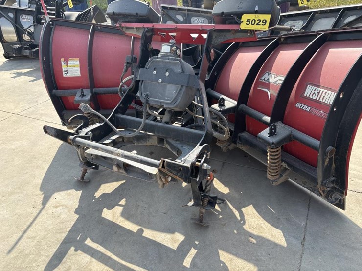 #5029-•-western-mvp3-ultra-finish-truck-v-plow-image-1
