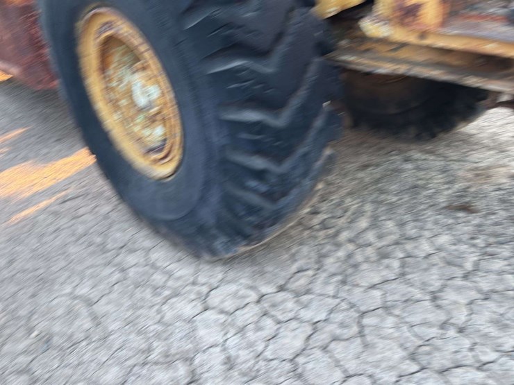 euclid-tractor-tanker-image-11