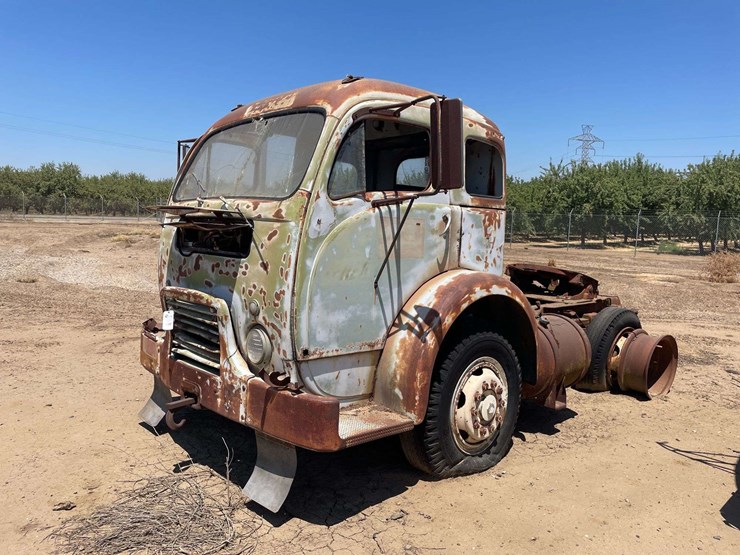 white-3000-truck-image-1