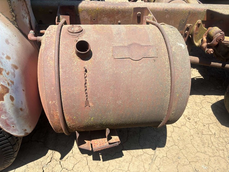 white-3000-truck-image-40