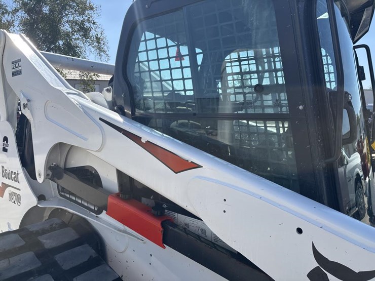 2022-bobcat-t870-image-17