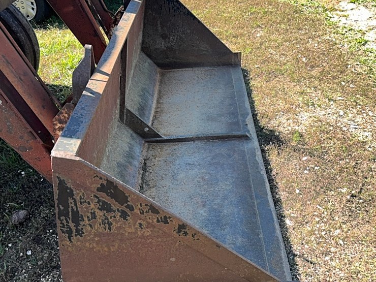 case-970-front-end-loader-&-8-foot-heavy-duty-box-blade-&-hay-spear-image-13