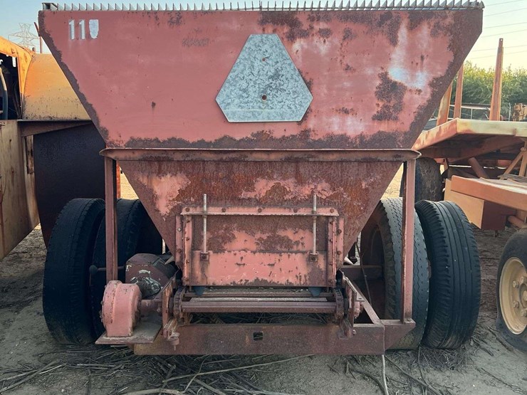 fertilizer-wagon-image-6