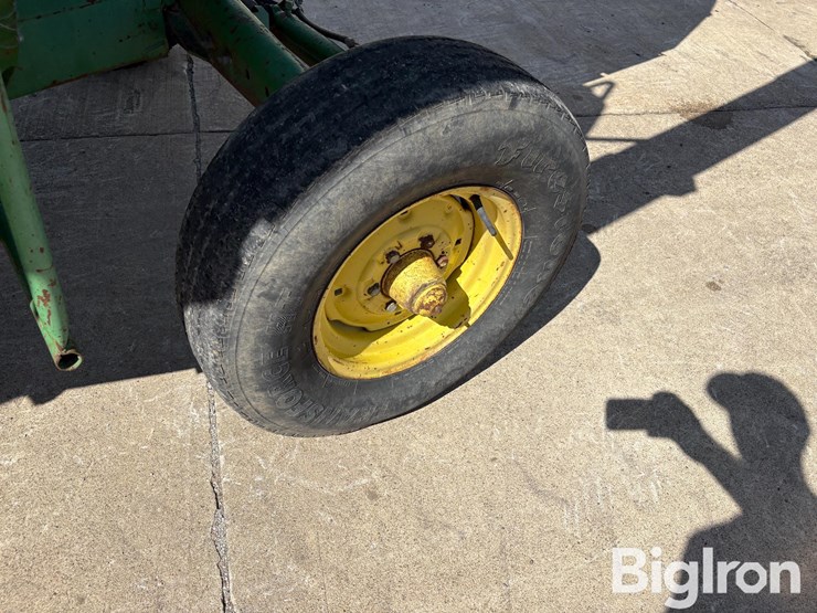 john-deere-3300-image-12