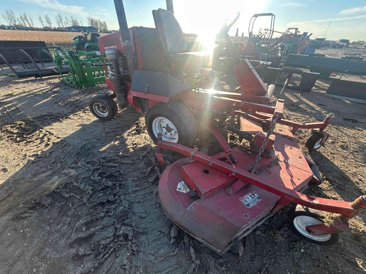 toro-groundmaster-345-mower-image-27