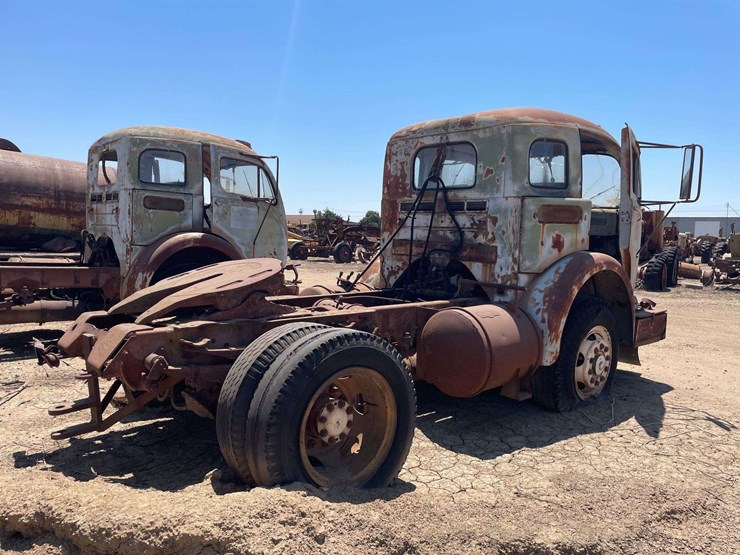 white-3000-truck-image-4