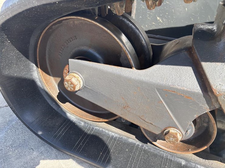 2022-bobcat-t870-image-51