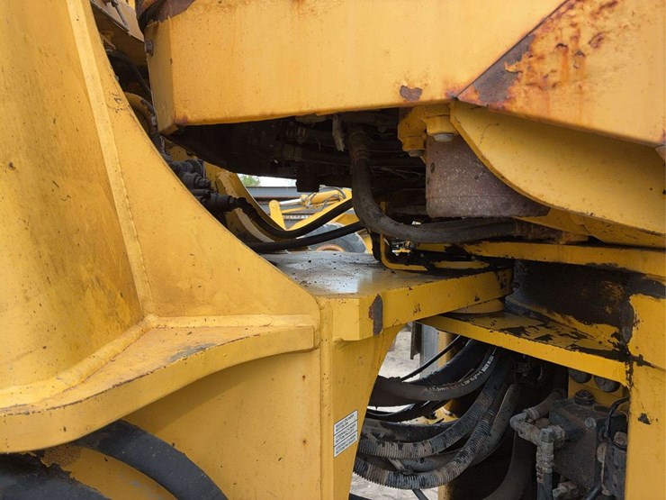 komatsu-wa380-image-13