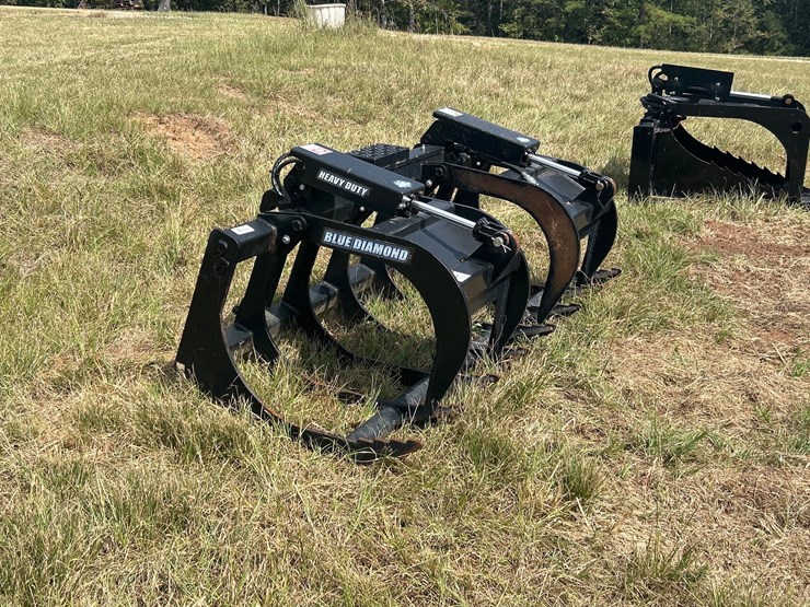 #410-•-blue-diamond-grapple-john-deere-quick-connect-image-5