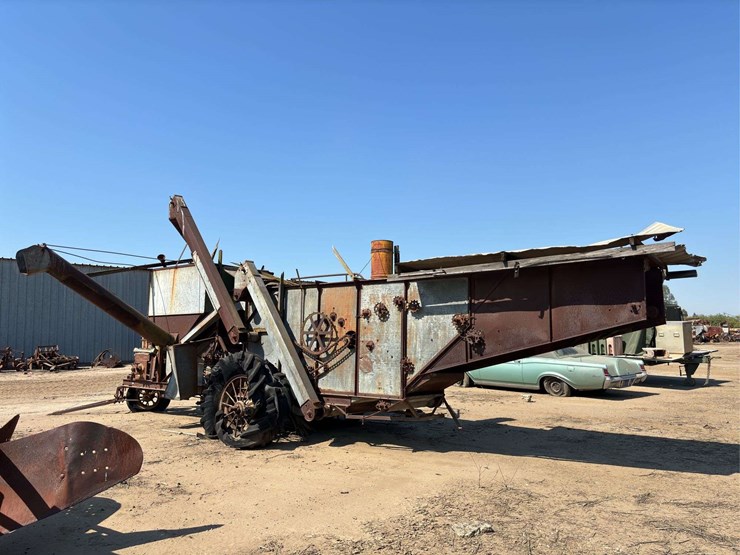 john-deere-pull-type-combine-image-3