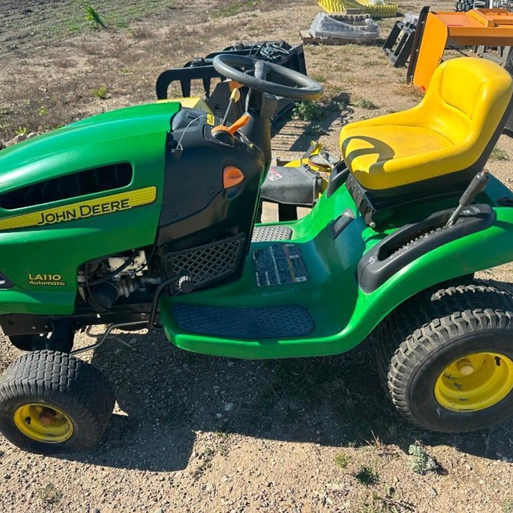JOHN DEERE LA110