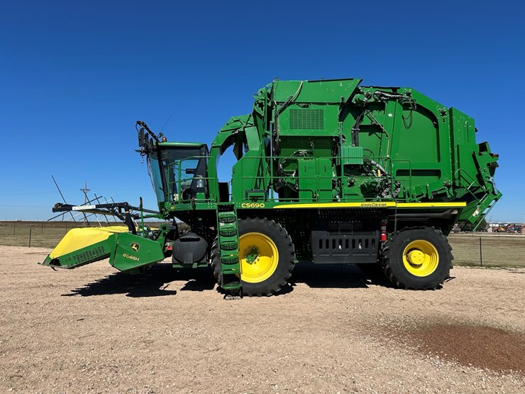 2017-john-deere-cs690-image-2