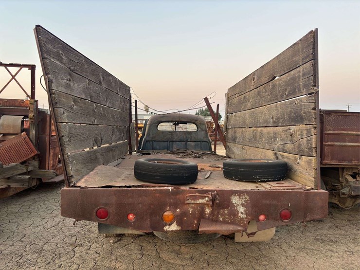 studebaker-stake-bed-truck-image-5