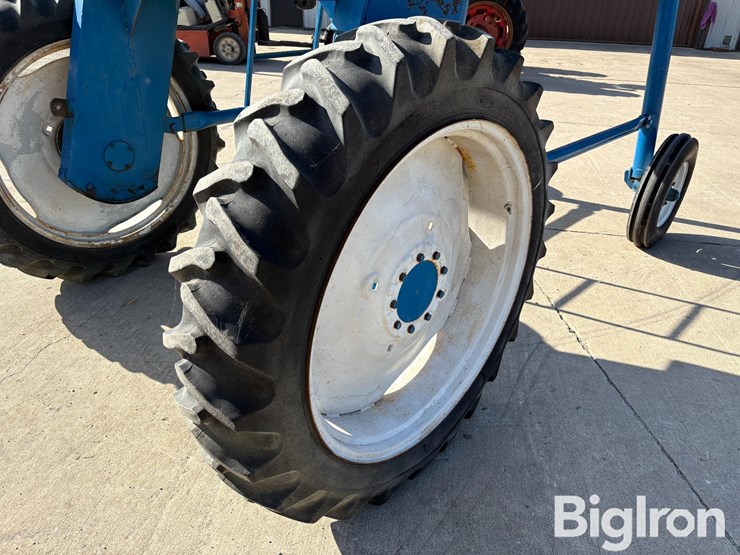 1969-ford-4000-image-16