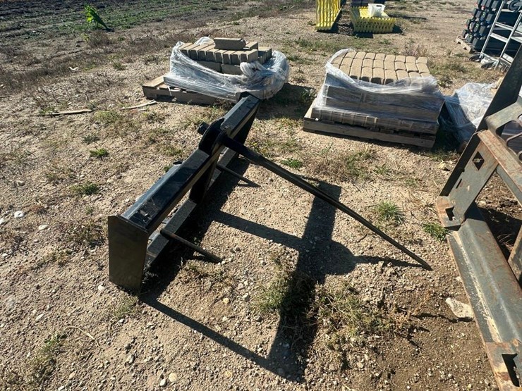 skid-steer-bale-spear-image-1