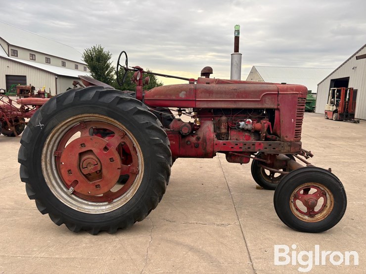 1947-ih-farmall-m-2wd-tractor-image-3