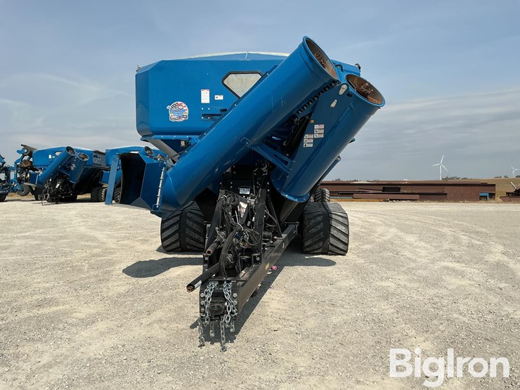 2022-kinze-1321-grain-cart-image-2