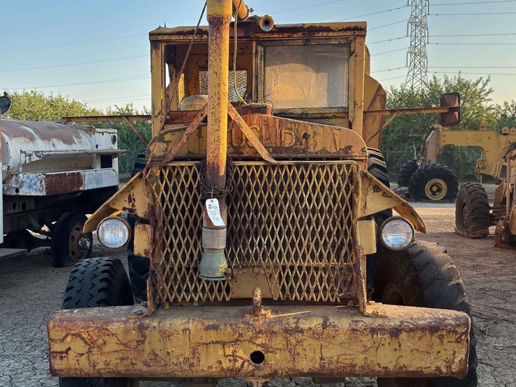 euclid-tractor-tanker-image-7